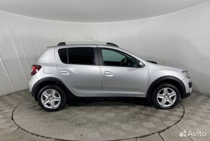 Renault Sandero Stepway 1.6 МТ, 2015, 107 750 км