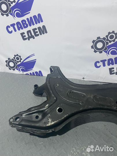 Подрамник передний Toyota Rav4 до 2005г