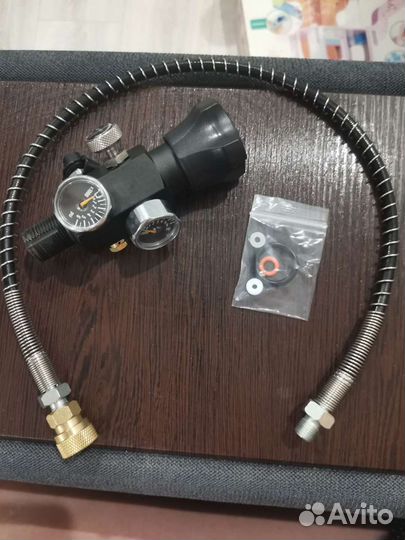 Резервуар М 18*1.5 с двойным монометром, заряжающи