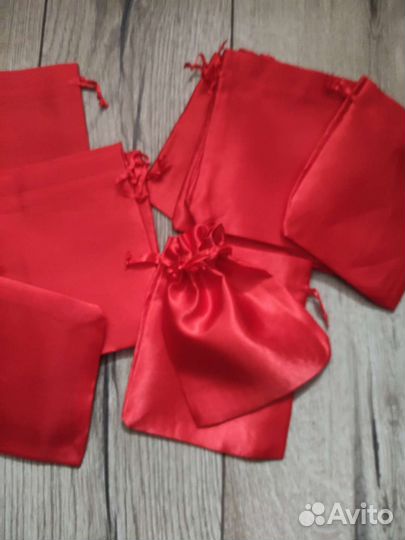 Атласные мешочки красные 12*15