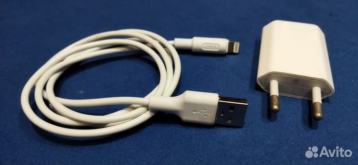 Зарядное устройство на iPhone 5V (адаптер+кабель)