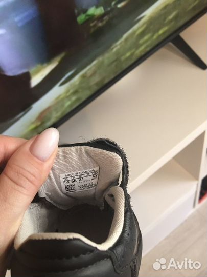 Кроссовки adidas