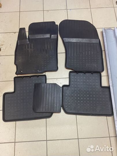 Автомобильные коврики на Mitsubishi Outlender 3