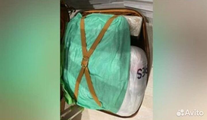 Перчатки кожаные новые и несколько пакетов одежды