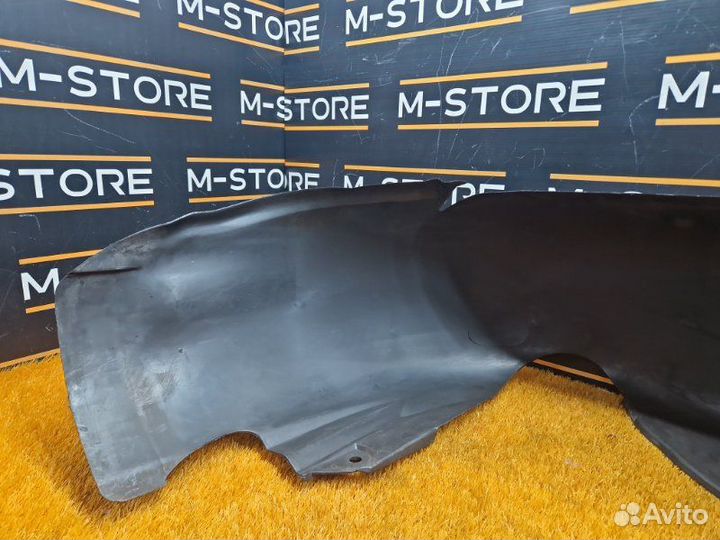 Подкрылок задний правый Mercedes-Benz S-Class W220