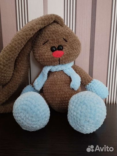 Заяц вязаный