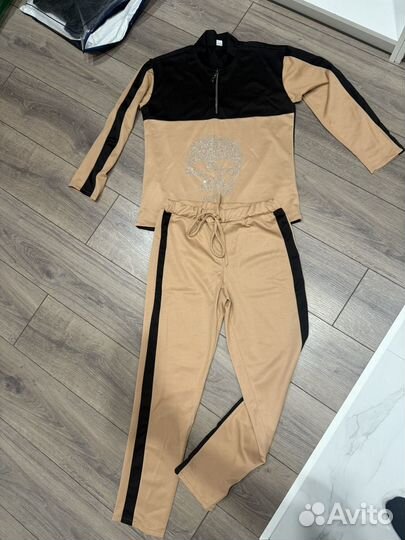 Костюм женский