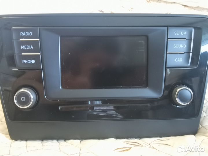 Оригинальная радио магнитола Шкода Рапид 2017года