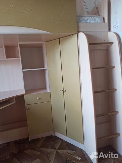 Кровать двухъярусная