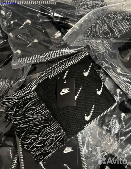 Шарф Nike Swoosh