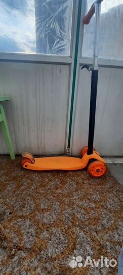 Самокат со светящимися колесами