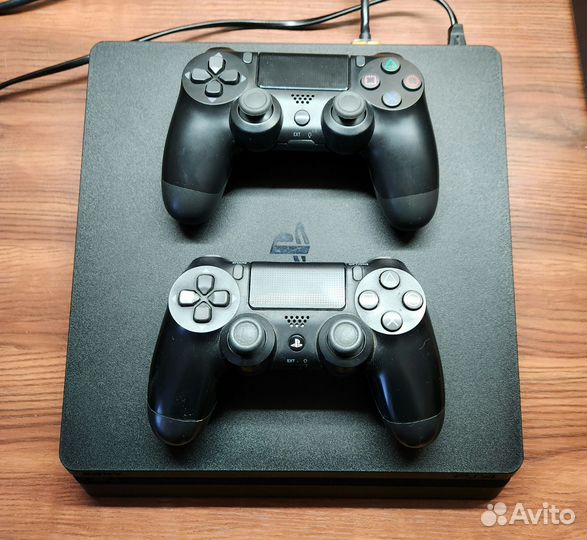 PS4 Slim + 20 Игр + 2 джойстика