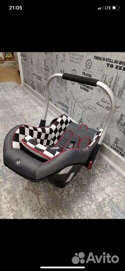 Автомобильное кресло