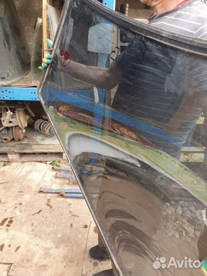 Заднее стекло на бмв е46 седан