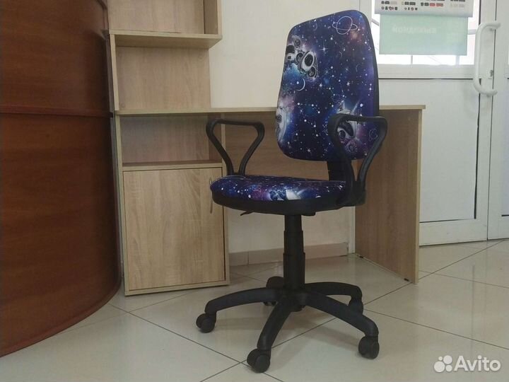 Компьютерное кресло