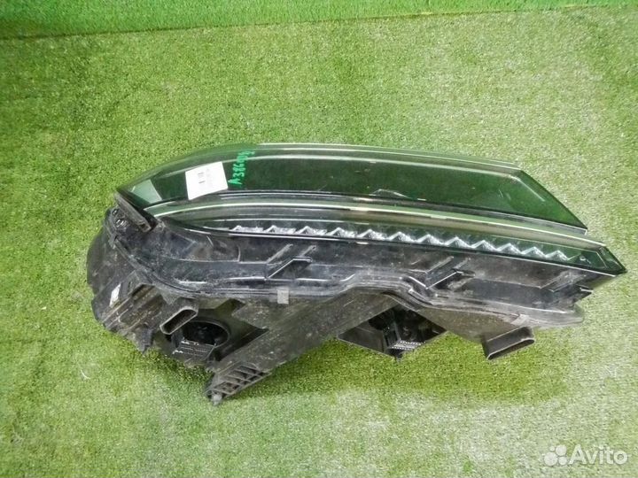 Фара правая Volkswagen Tiguan