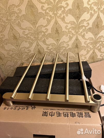 Полотенцесушитель электрический золотой