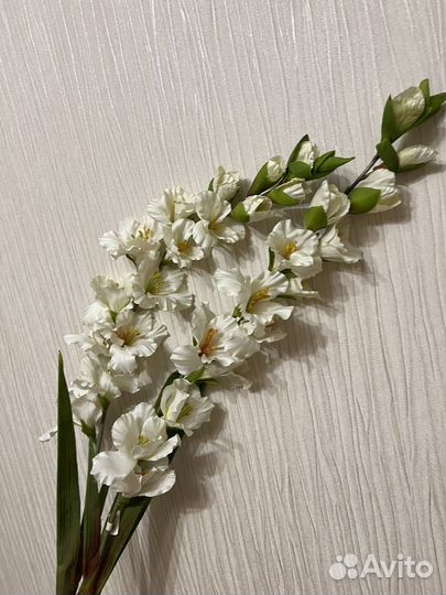 Искусственные цветы для интерьера