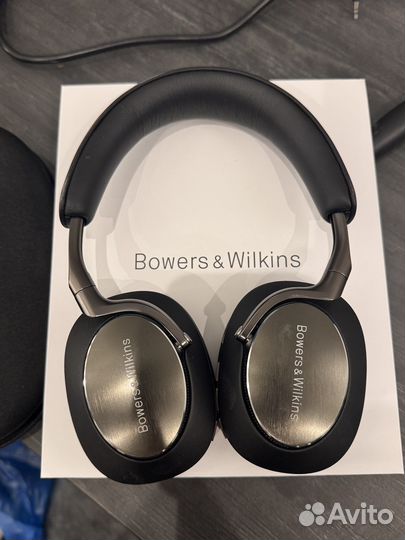 Bowers wilkins px8
