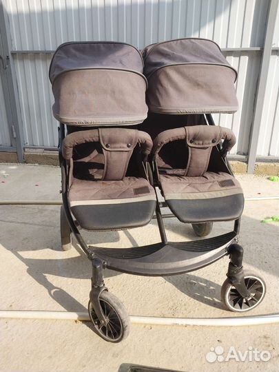 Коляска для двойни