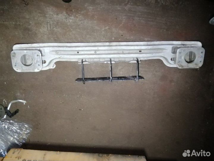 Усилитель бампера - передний Ford Transit 2.2