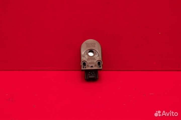 Датчик открытия двери Toyota Land Cruiser 200 1VD