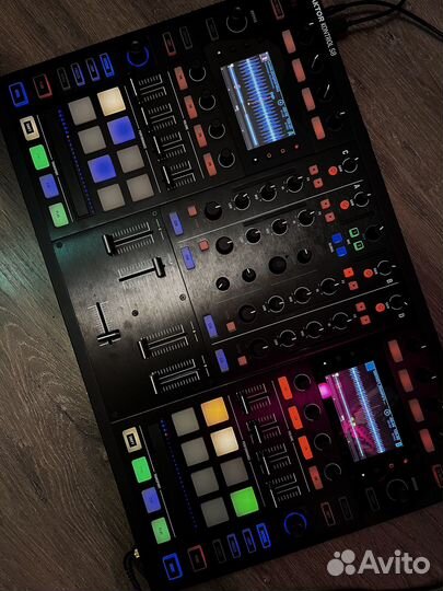 Native Instruments Traktor Kontrol S8