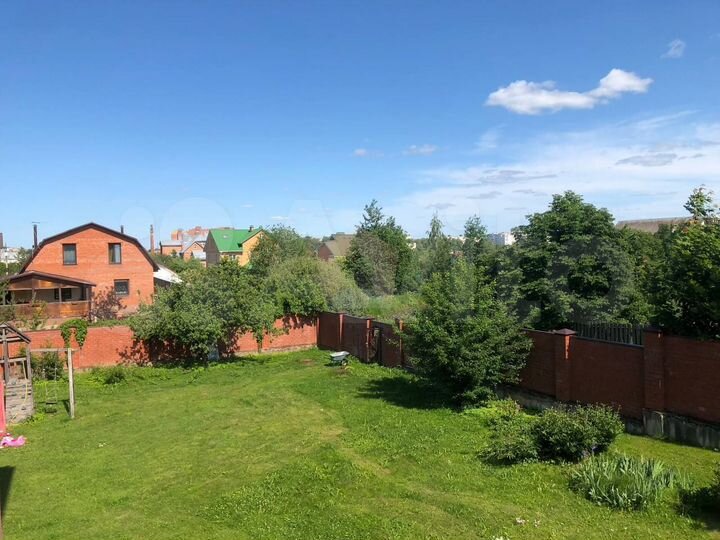 Дом 776,5 м² на участке 9 сот.