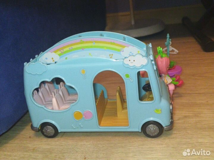 Набор мебели и машина для куклы