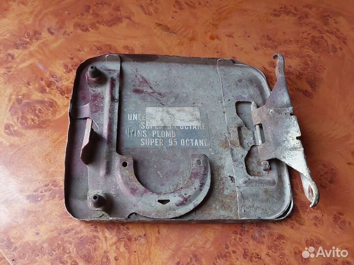 Лючок бензобака Nissan Almera N15