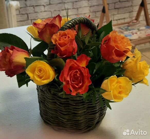 Корзина плетеная из бумажной лозы