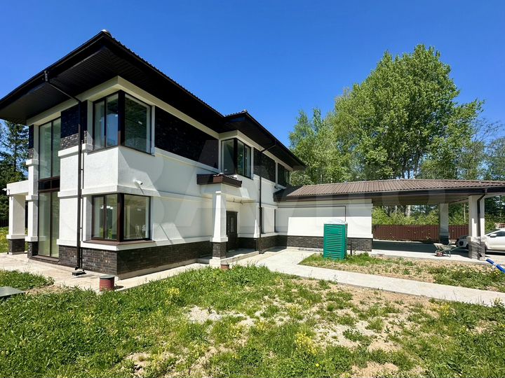 Коттедж 328,9 м² на участке 14,5 сот.