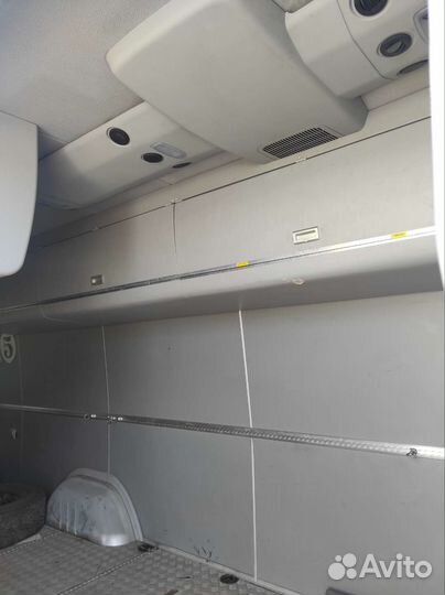 Полки для цельнометаллического фургона