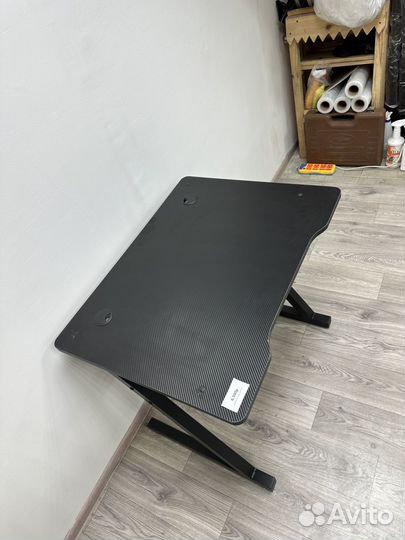 Компьютерный стол игровой