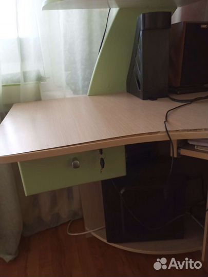 Компьютерный стол