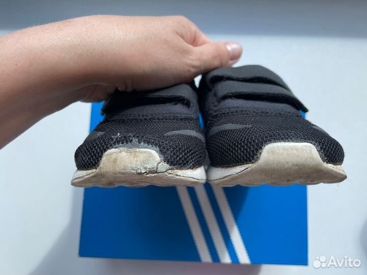 Кроссовки детские adidas 26