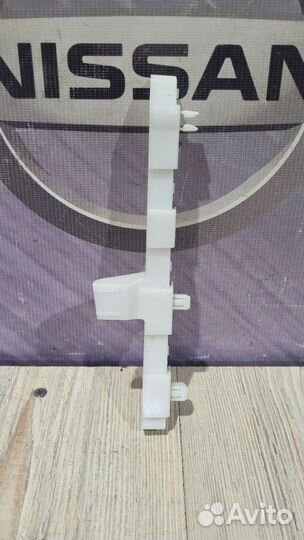 Кронштейн бампера nissan qashqai J10 Прав