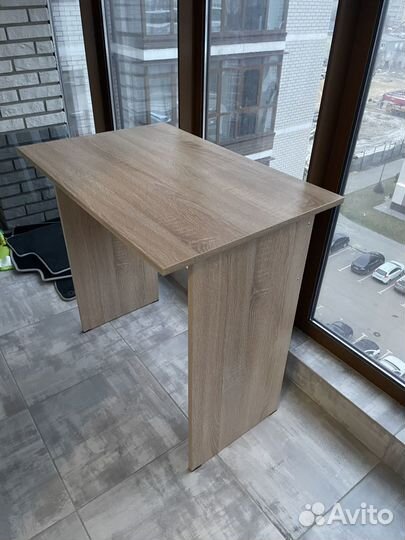 Письменный стол