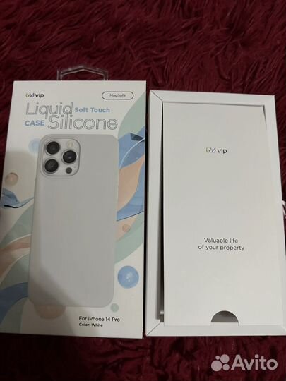 Чехол на iPhone 14 pro белый