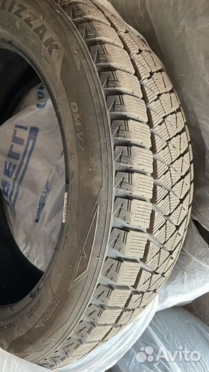 Bridgestone Blizzak DM-V2 235/55 R19 105T
