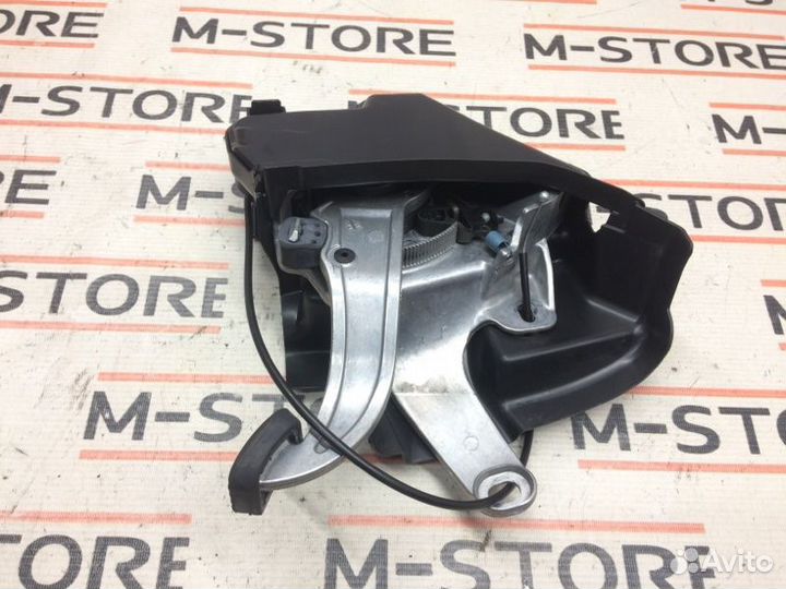 Педаль стояночного тормоза Mercedes-Benz E-Class