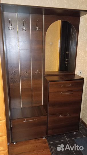 Вешалка в прихожую с обувницей