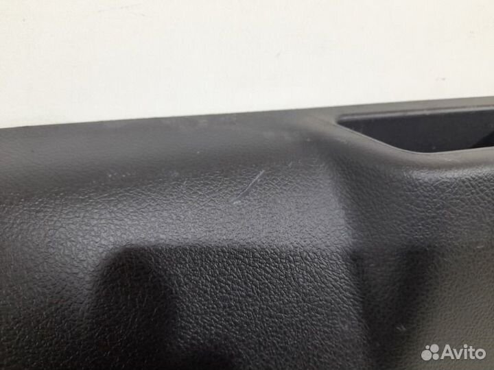 Обшивка двери багажника задняя Toyota Land Cruiser