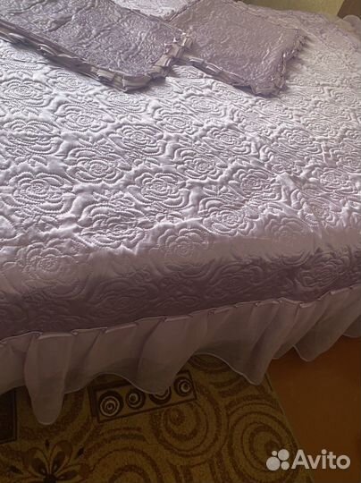 Покрывало с двумя наволочками