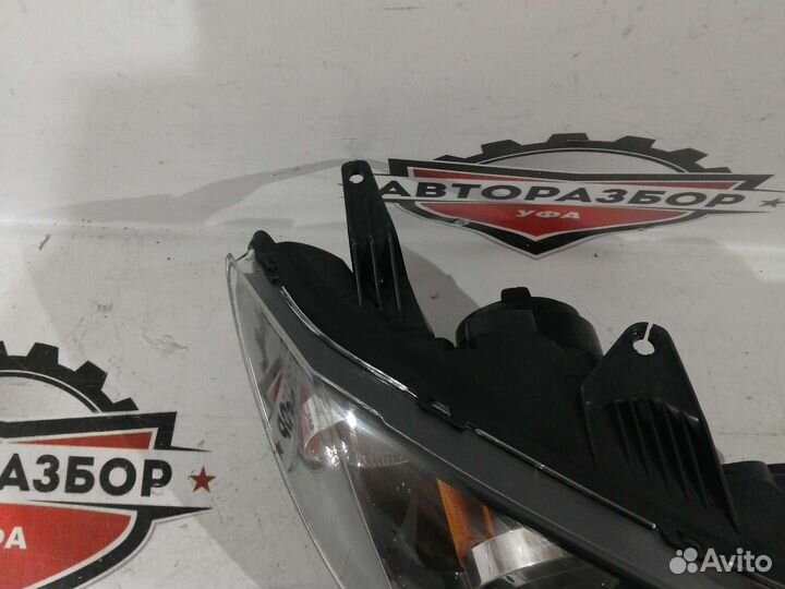 Фара правая mazda 3 bk sedan галоген