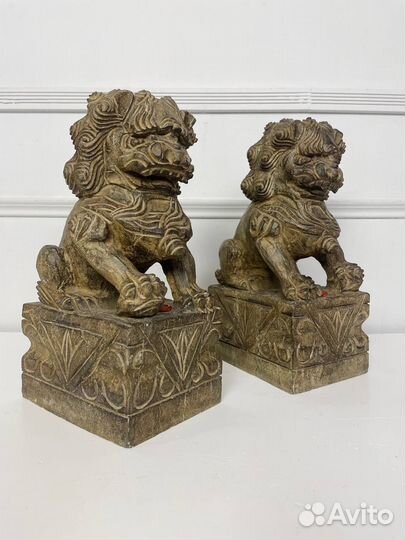 Парные скульптуры львов