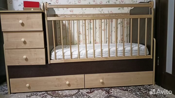Детская кроватка
