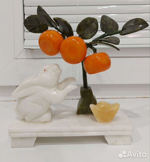 Статуэтка Кролик Мандариновое дерево