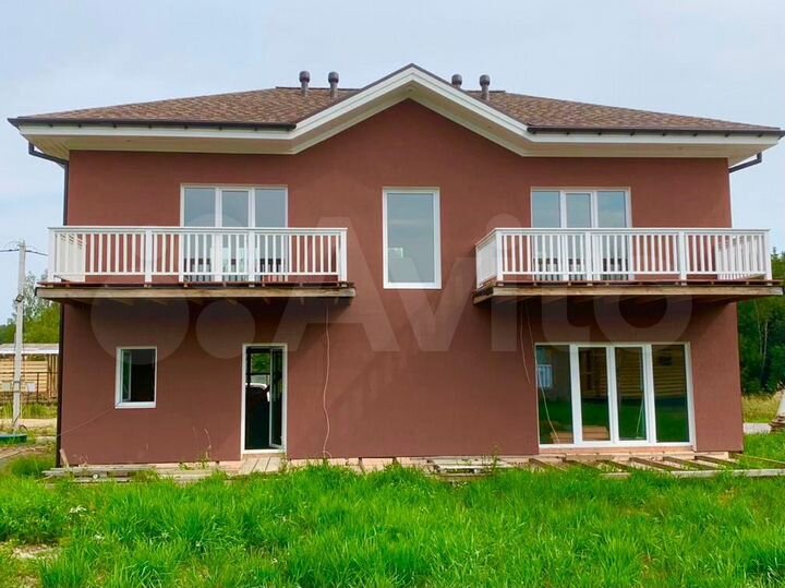 Дом 176 м² на участке 10,8 сот.