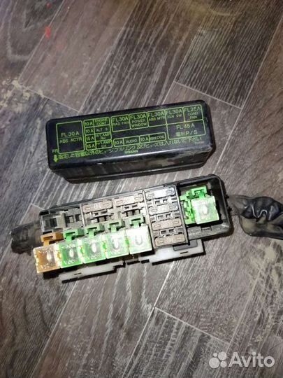 Блок предохранителей Nissan March Cube cga3de